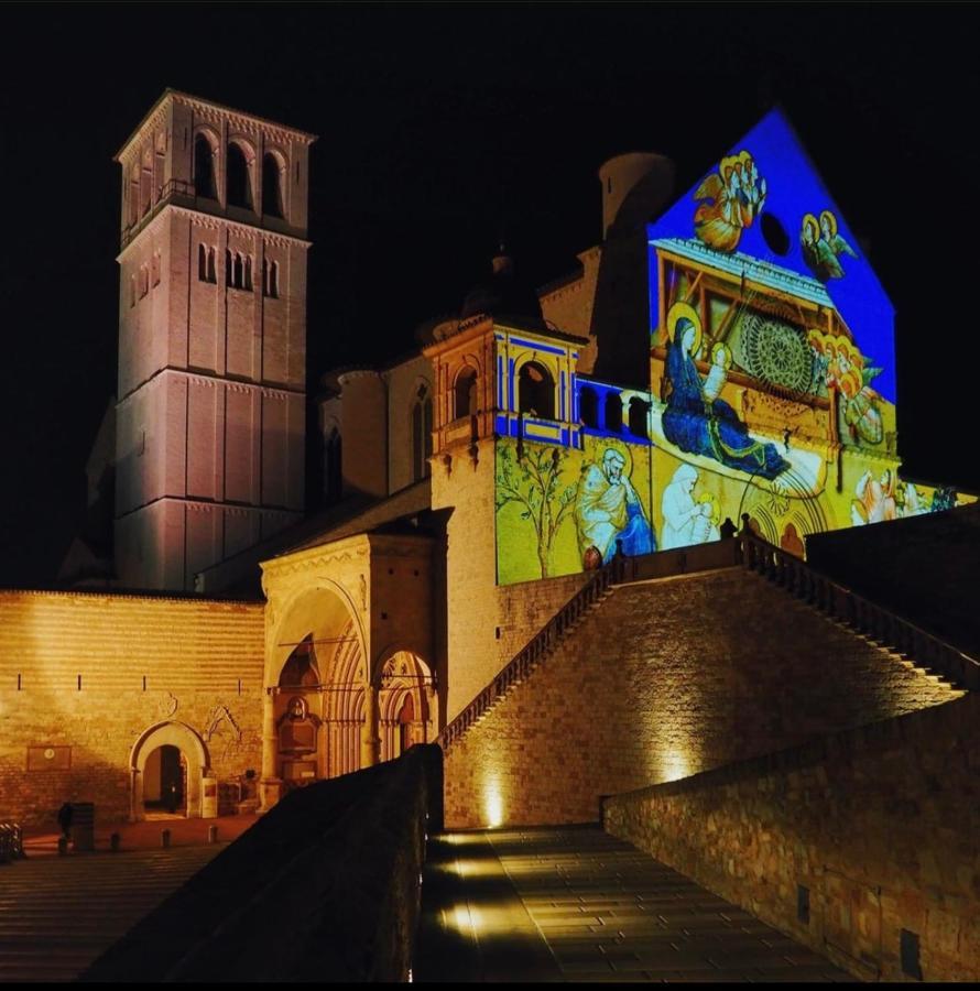 Francesco House Family Apartment Assisi Exterior photo